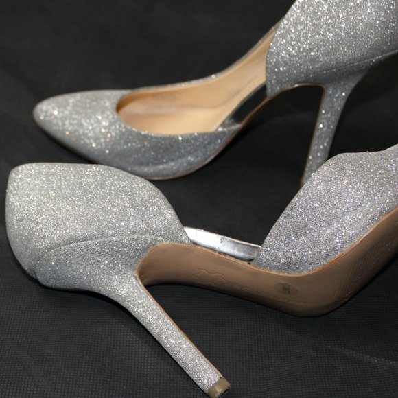 BCBGeneration Silver Heel Size 7.5 - Picture 5 of 8